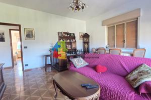 Giardini Naxos, comodo primo piano vista aperta