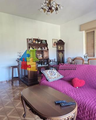 Giardini Naxos, comodo primo piano vista aperta