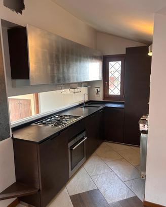 Arredamento bagno ,cucina, specchio ,divano pelle