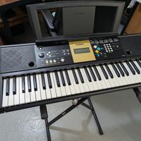 Pianola Yamaha YPT-220. Completa.