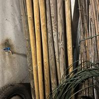 Pali tondi in legno impregnato naturale