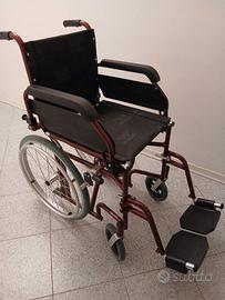 Sedia a rotelle pieghevole slim usata 15 giorni