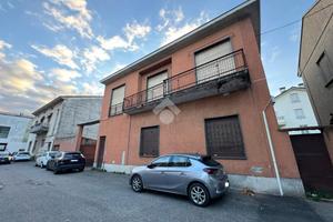 VILLA SINGOLA A SEREGNO