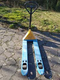 carrello sollevatore manuale