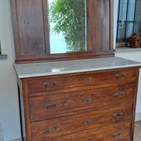 Cassettiera con specchio