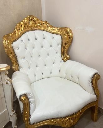 Sedia in oro e panna con swarosky