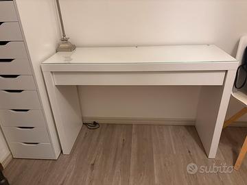 Scrivania ikea