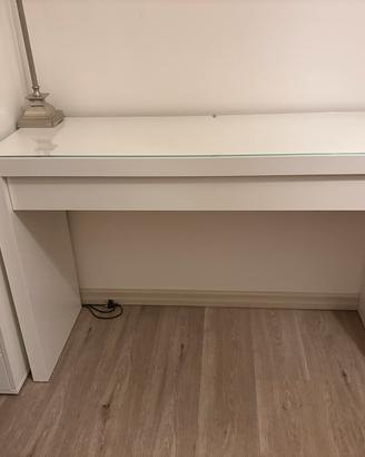 Scrivania ikea