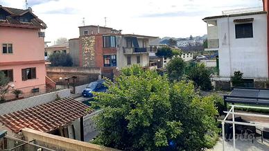 MUGNANO(NA) 2 VANI+ACC. POSTO AUTO