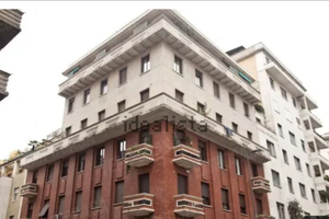 Luminoso ampio ufficio