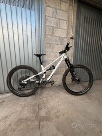 Commencal Clash XS
