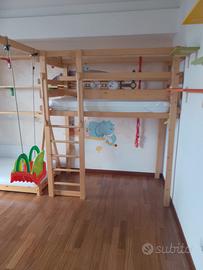 Letto a castello cameretta su misura con altalena