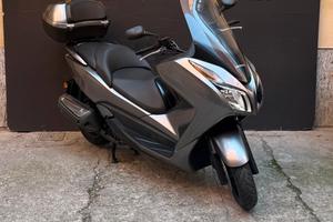 Honda Forza 300