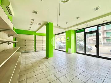 NEGOZIO A ACQUASANTA TERME