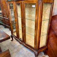 vetrina cristalliera in radica