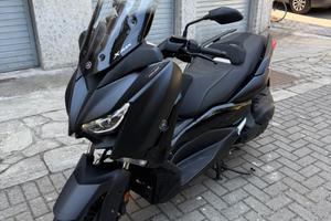 Yamaha X-Max 400 Iron Max