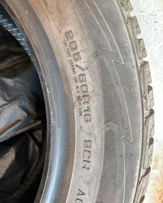 Pneumatici invernali 205/60 R 16