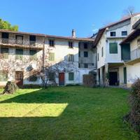 CASA CON EDIFICIO AL GREZZO - fascino autentico...