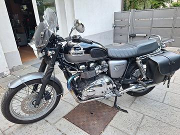 TRIUMPH BONNEVILLE T100