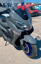 Suzuki Burgman 400 abs, anno 2023, con 25730 km.