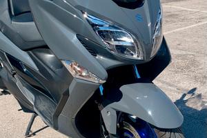 Suzuki Burgman 400 abs, anno 2023, con 25730 km.