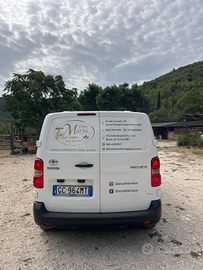 Furgone Toyota provace