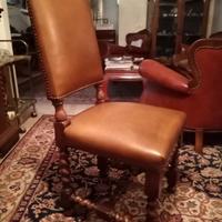 Coppia di sedie in cuoio.