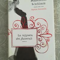 LA SIGNORA DEI FUNERALI, Madeleine Wickham (Sophie