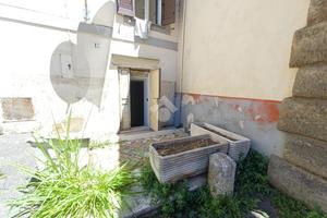 2 LOCALI A NEPI