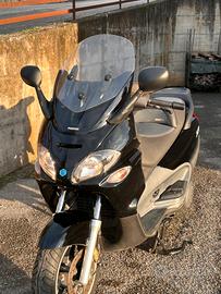 Piaggio X9 500