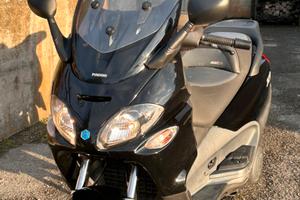 Piaggio X9 500