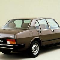 Alfa Romeo Alfetta 2000 berlina AR116 ricambi usat