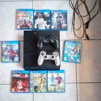 PlayStation 4 con giochi e 1 pad