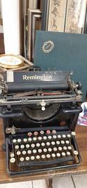 Antica macchina da scrivere Remington
