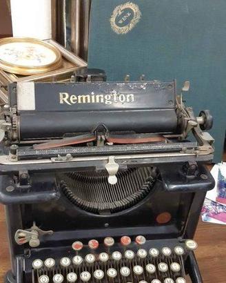 Antica macchina da scrivere Remington