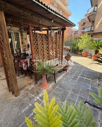 GRAZIOSO BILOCALE CON GIARIDNO