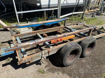 Carrelli in ferro con ruote