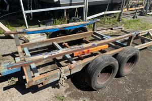 Carrelli in ferro con ruote