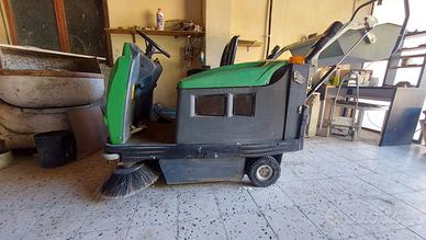 Spazzatrice ibrida elettrica e/o motore benzina SC