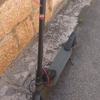monopattino ducati e svariati ricambi 
