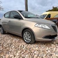 Lancia Ypsilon 1.2 69 CV 5 porte S&S Silver