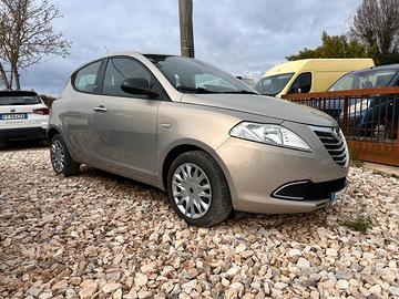 Lancia Ypsilon 1.2 69 CV 5 porte S&S Silver