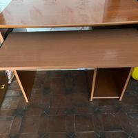 Scrivania porta computer