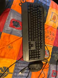 tastiera con mouse