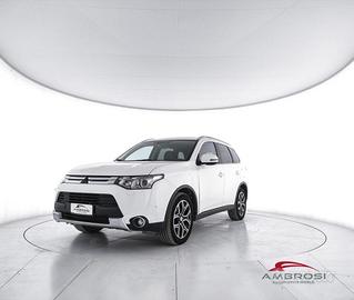MITSUBISHI OUTLANDER 2.2 DI-D 4WD Instyle 7p. -