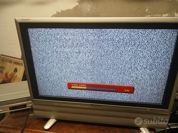 tv .vhs. dvd marca sharp  funzionante 