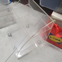 comodini di design in plexiglass