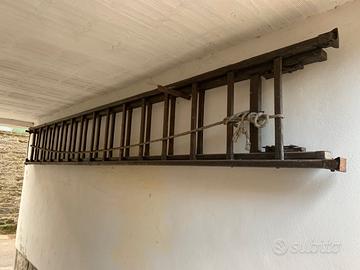 Scala doppia in legno