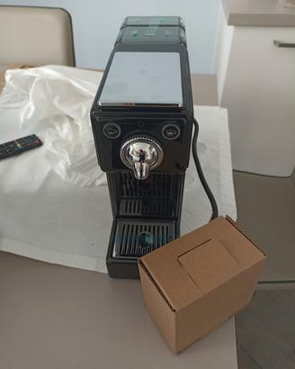 macchina caffè illy