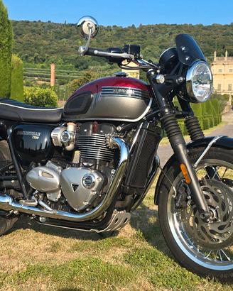 Triumph Bonneville T120 - Full Optional